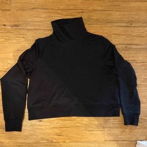 Athleta cropped turtleneck sweatshirt in MP